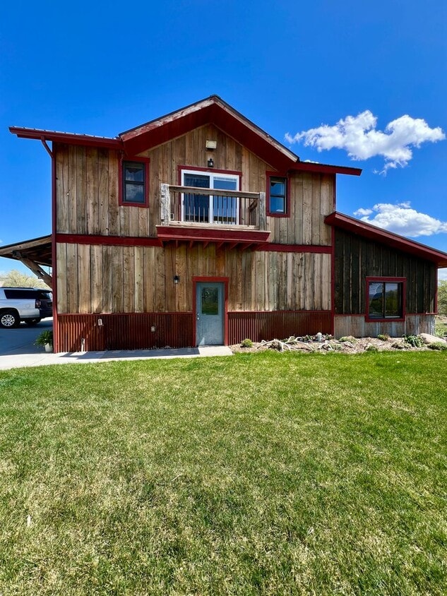 Primary Photo - Rural Apartment for Rent in Silt