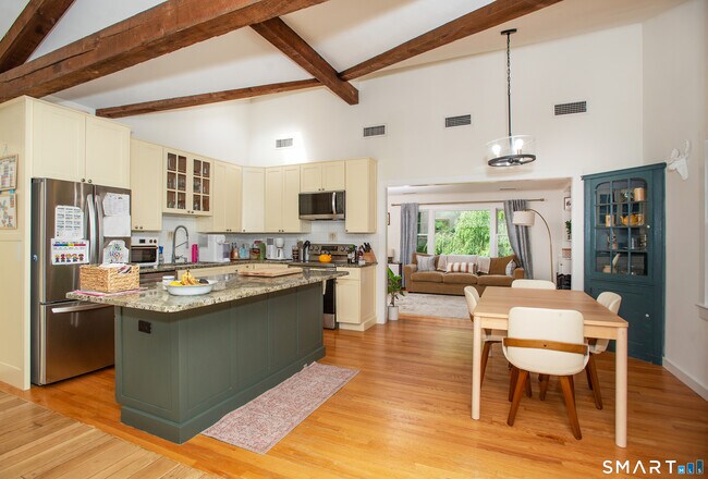 Foto del edificio - 128 Knollwood Dr