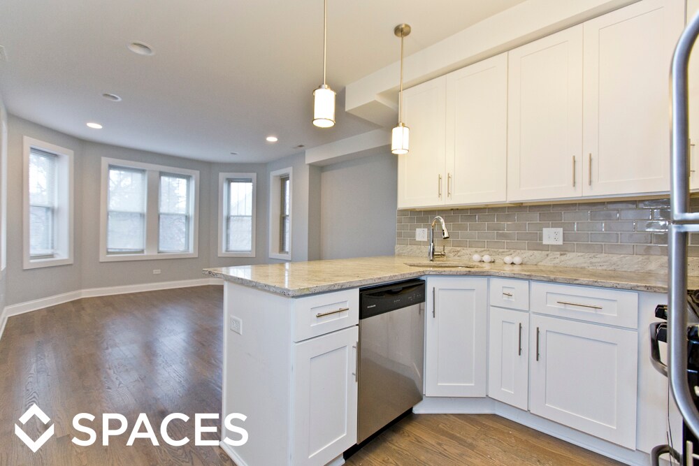 Foto principal - 2329 W Barry Ave