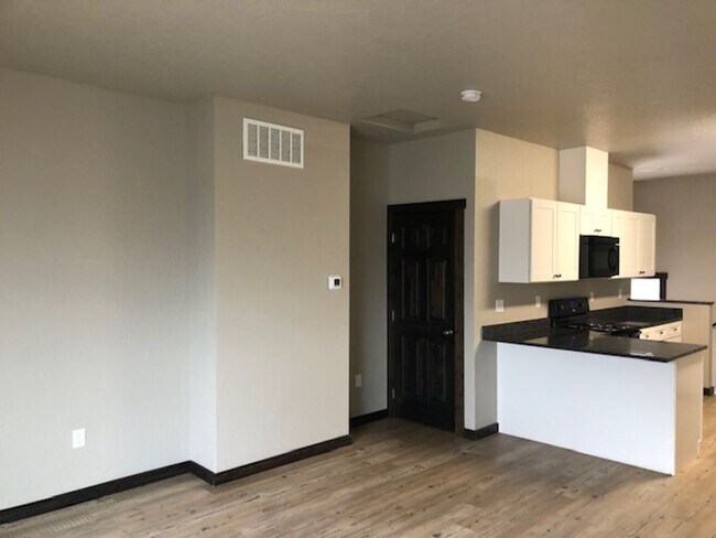 Foto del edificio - 13700 W Bergen Dr