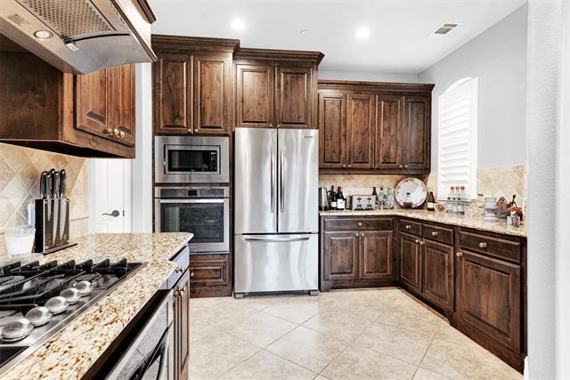 Building Photo - 4817 Bayview Dr