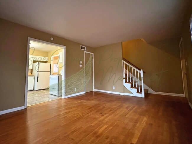 Building Photo - DUPLEX IN INDEPENDENCE!!!!