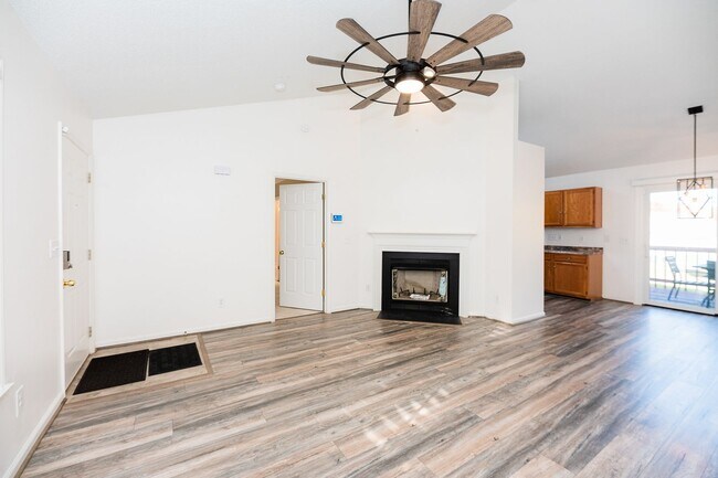 Foto del edificio - Charming 3Bed/2Bath house with 1 car garage in Greensboro