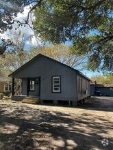 Building Photo - 1005 Defender St