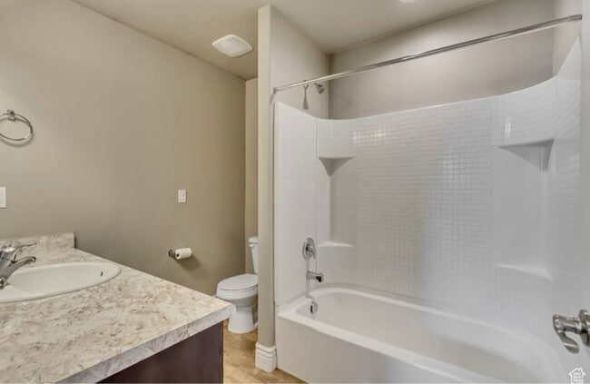 Building Photo - 145 E Majestic Elms Pl