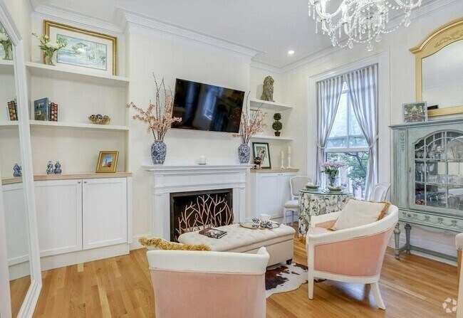 Building Photo - 376 Marlborough St