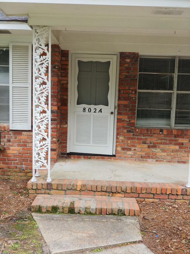 Building Photo - 802 McIntosh Rd