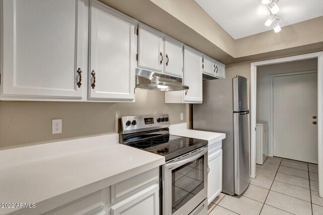 Foto del edificio - 4573 W McLellan Rd