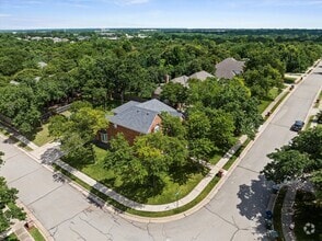 Building Photo - 124 N Crosstimber Trail