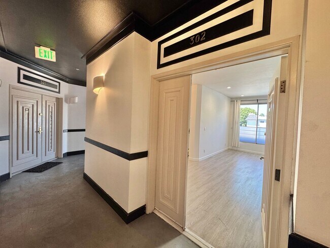 Interior Photo - BWG