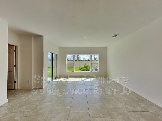 Building Photo - 4921 Conifer Cone Dr