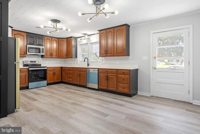 Foto del edificio - 34132 Clay Rd