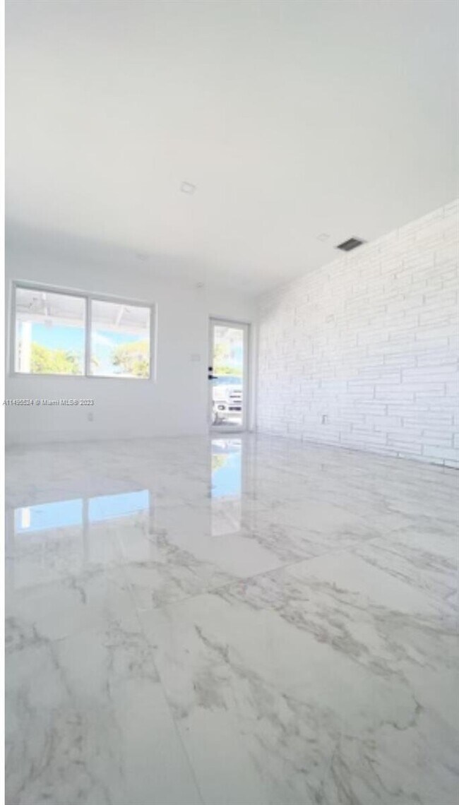 Foto del edificio - 1013 NW 1st Ave