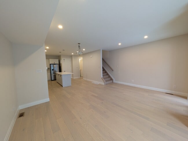 Building Photo - 812 Star Private