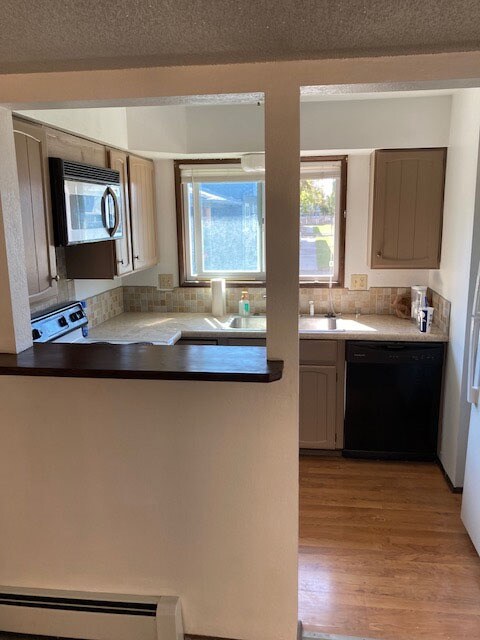 Foto del edificio - 2721 Patterson Rd