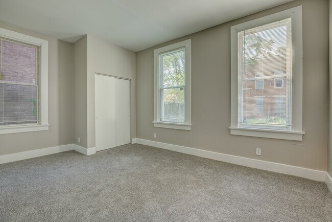 Building Photo - 2131 Staebler St