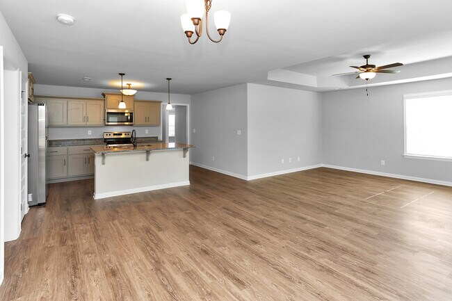 Foto del edificio - 104 Cedar Lake Rd