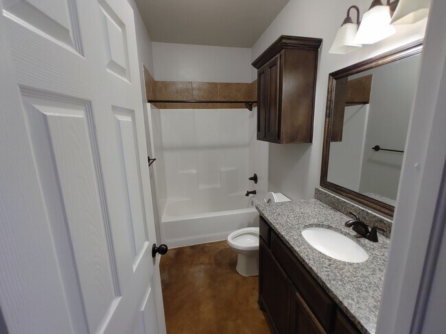 Building Photo - 1852 Cypress Ln