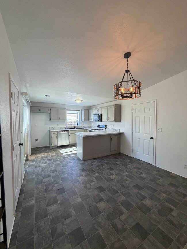 Building Photo - 7821 Laura Ln