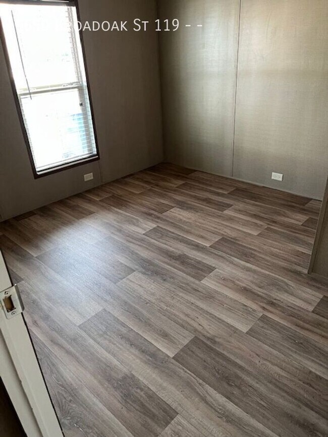 Building Photo - 6650 Broadoak St