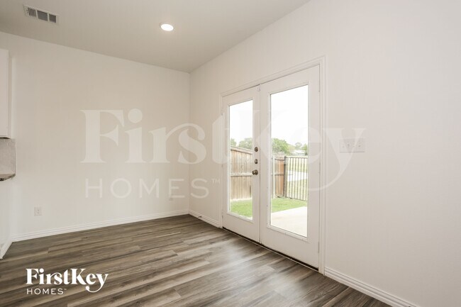 Building Photo - 7352 Parkside Pl Dr
