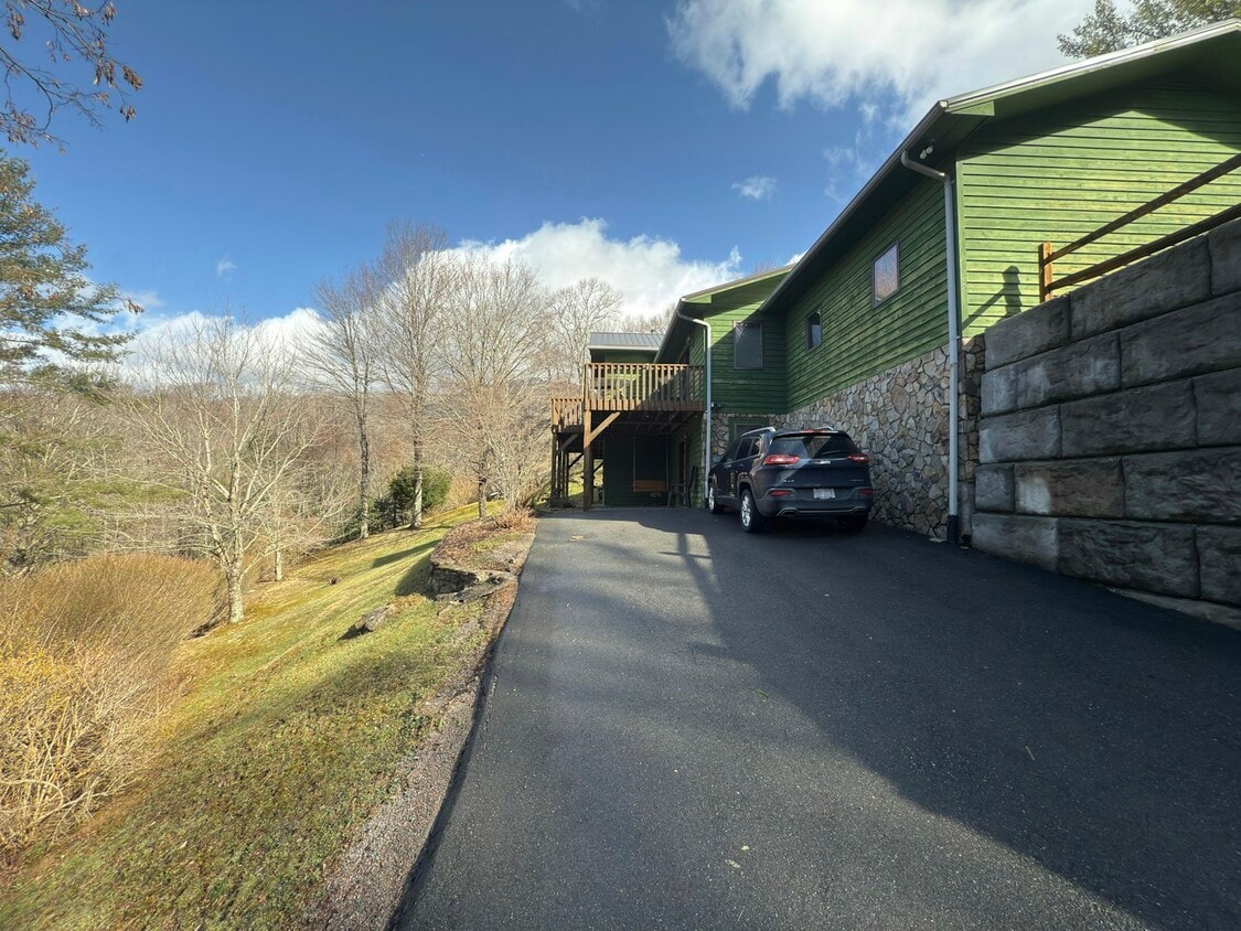 Photo - 169 Brookview Ln, Unit 2bed