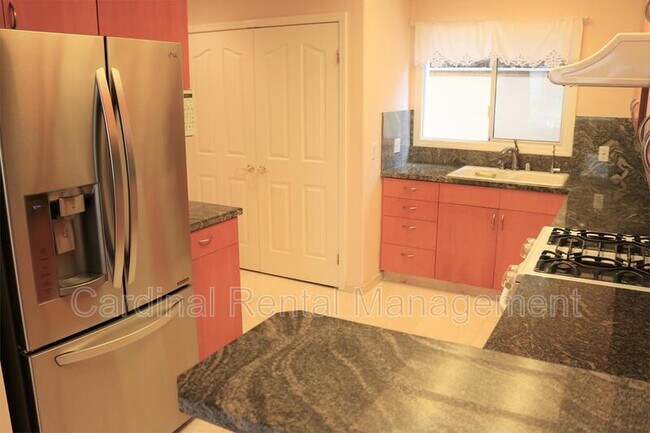 Building Photo - 493 S Euclid Ave