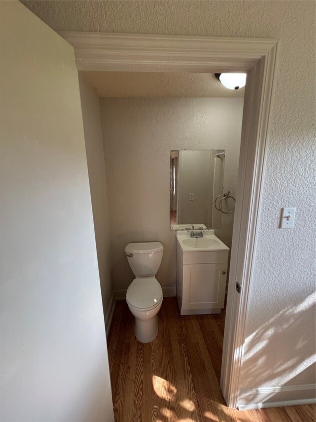 Foto principal - 5520 Menard Ave