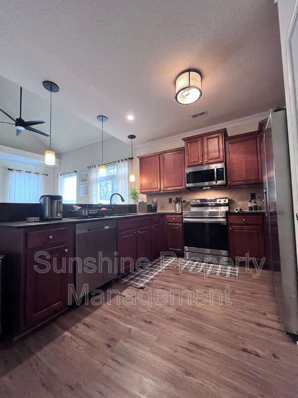 Building Photo - 813 Tiffany Green Ct