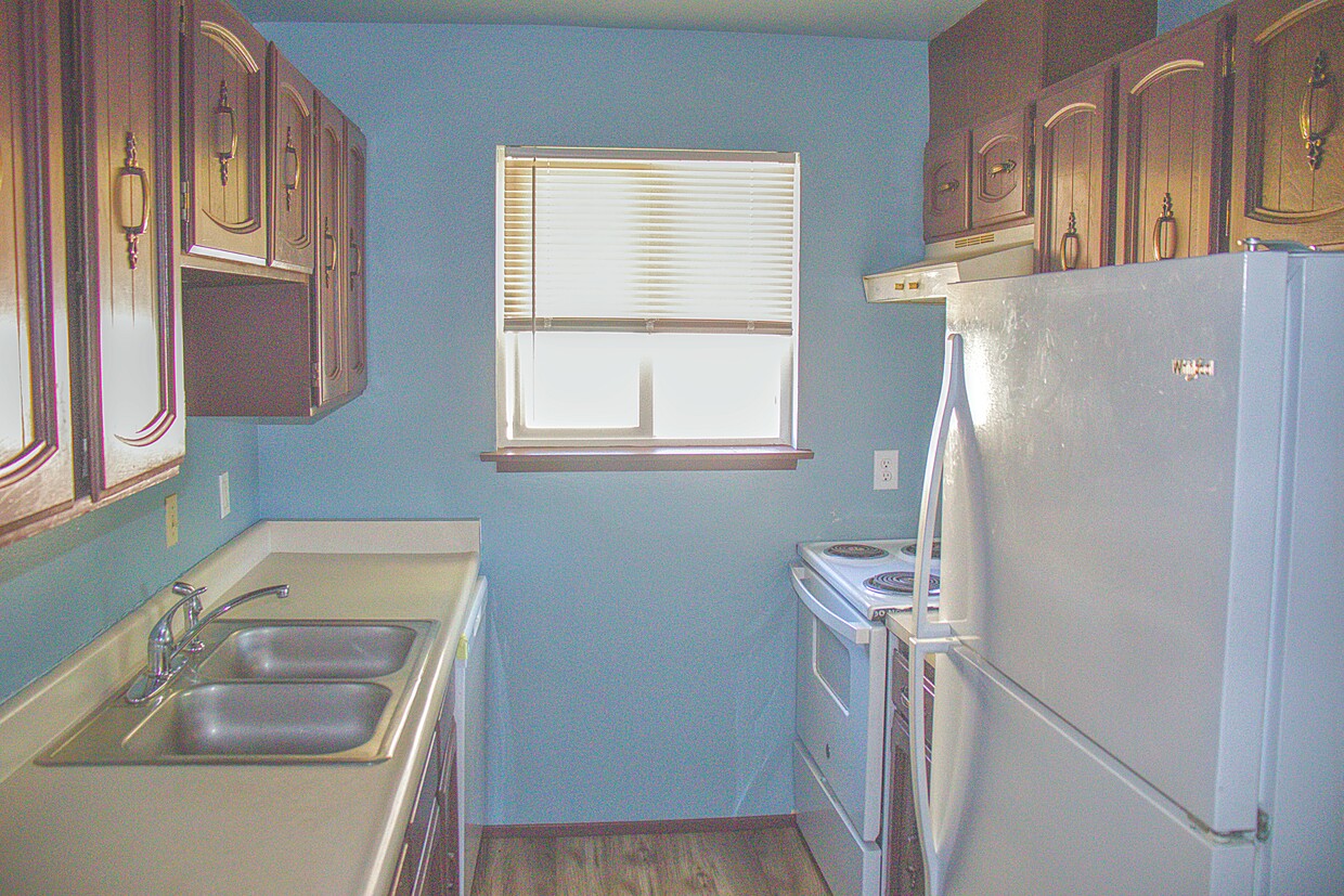 Primary Photo - 4411 76th Ave W