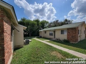 Building Photo - 844 E Sunshine Dr