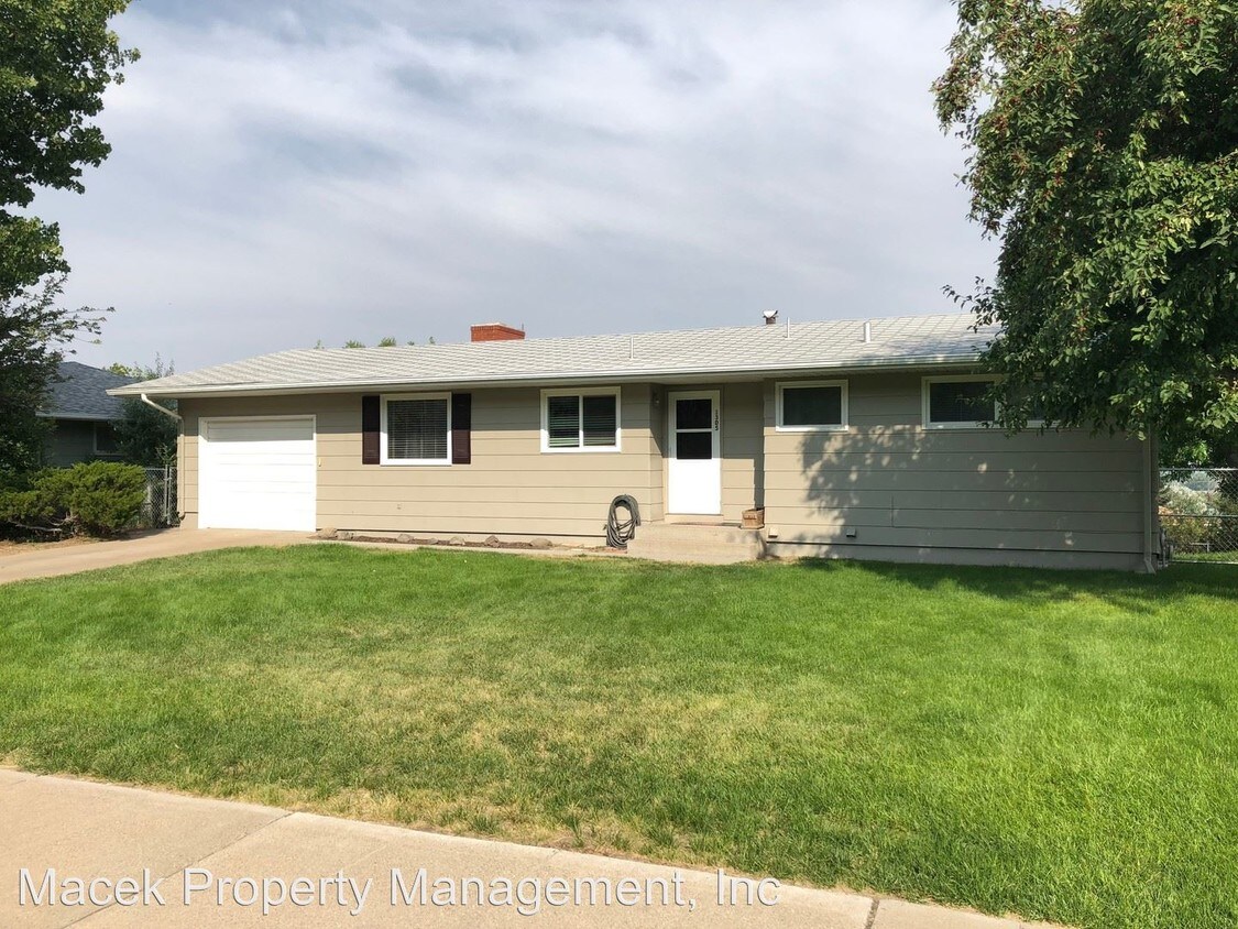 Primary Photo - 4 br, 2 bath House - 1305 2nd West Hill Drive