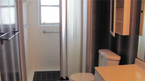 Foto del edificio - 7340 Lake Cir Dr