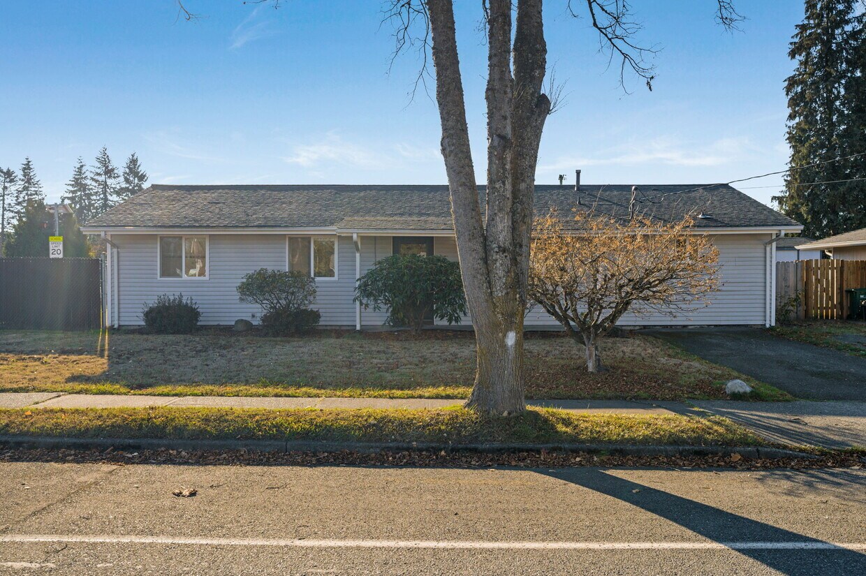 12697 SE 168th St, Renton, WA 98058 House Rental in Renton, WA