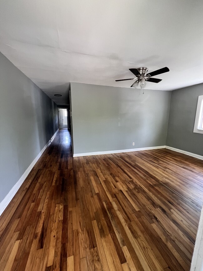 Photo - 722 Snow St House