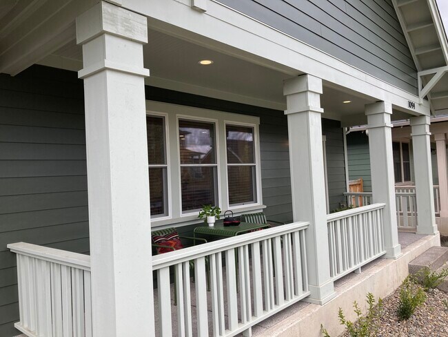 Craftsman Details - 1094 Berkeley Ln E