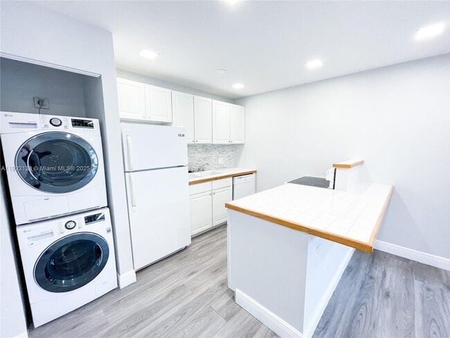 Foto del edificio - 1826 My Pl Ln