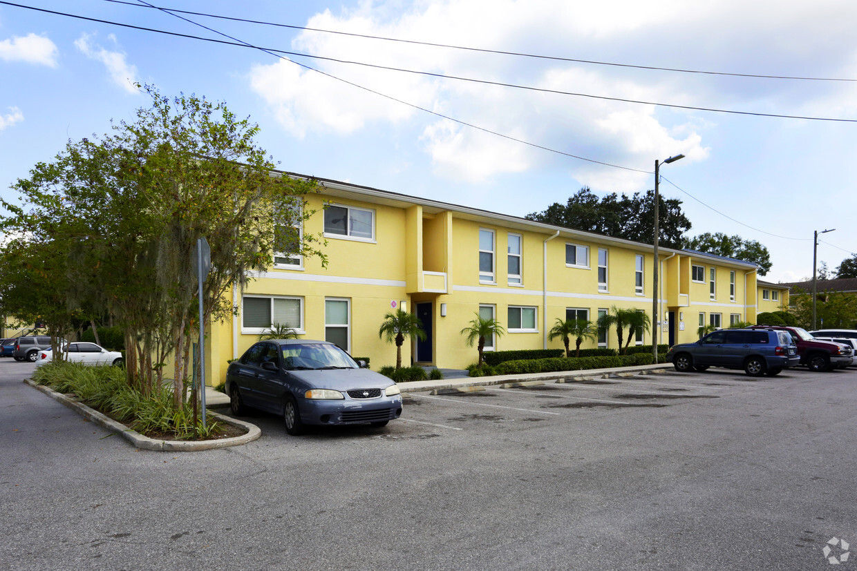 Primary Photo - Oakview Apartments
