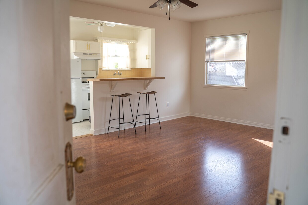 Primary Photo - 172 El Nido Ave