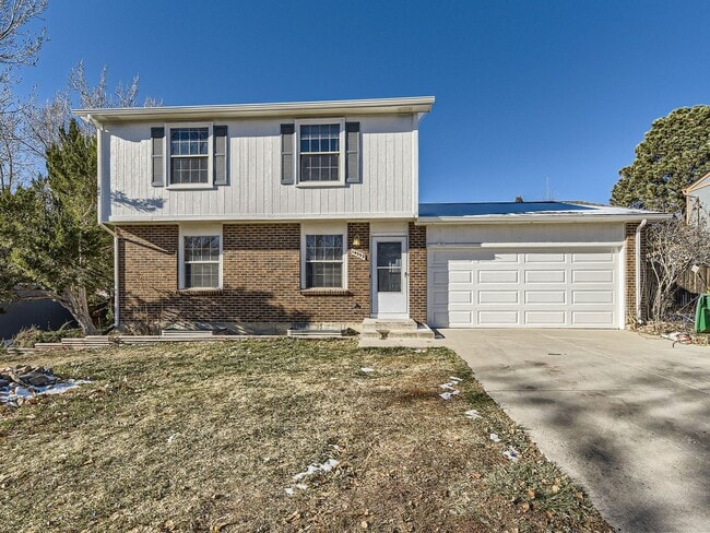 Building Photo - 3 Bed House in Aurora!!!!!