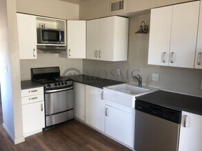 Building Photo - 1204 S McClintock Dr