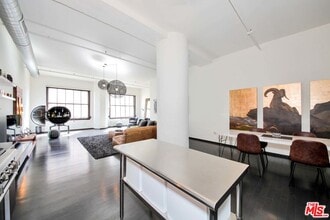 Building Photo - 1645 Vine St