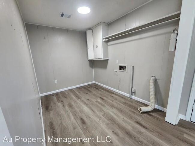 Building Photo - 4200 King Ave