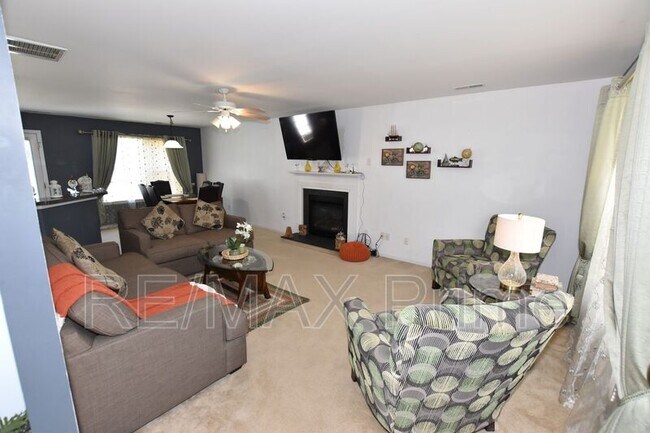 Building Photo - 5221 Winery Dr