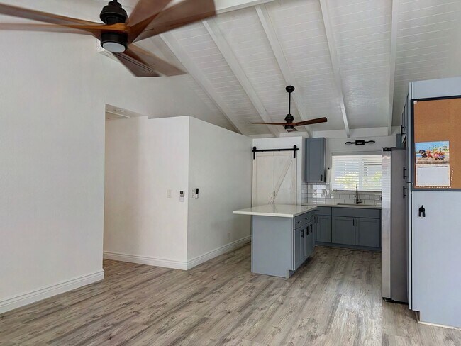 Foto del edificio - Mililani Town Living with PV, Tesla Batteries & EV Charger