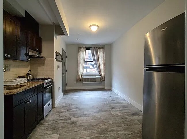 Foto del edificio - 556 W 161st St