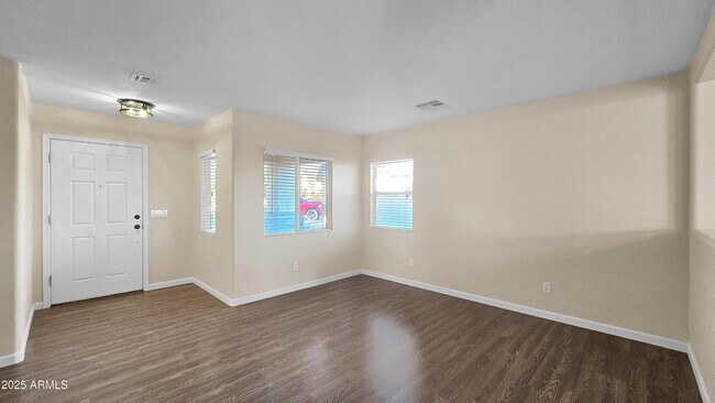 Foto del edificio - 22523 W Pima St