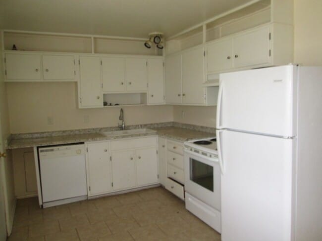 Building Photo - Here It Is!