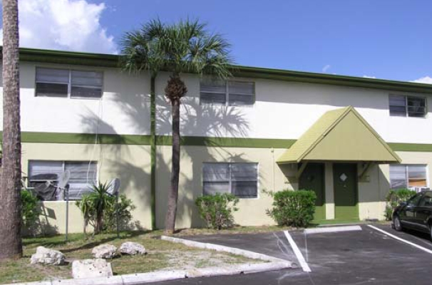 Harbor East Apartments - Harbor Palms Apts