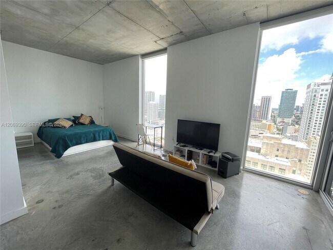 Foto del edificio - 151 SE 1st St